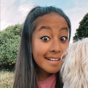 Meet your Posher, Julia